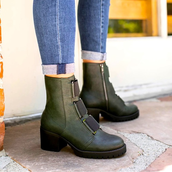 Yellow Box Shoes - Yellow Box Telaviz Forest Green Boots, Size 9. Brand New without box.